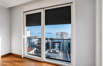 Caddebostanda BOŞ Eşsiz Deniz Manzaralı 4+1 Geniş Daire