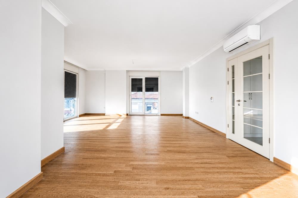 Caddebostanda BOŞ Eşsiz Deniz Manzaralı 4+1 Geniş Daire