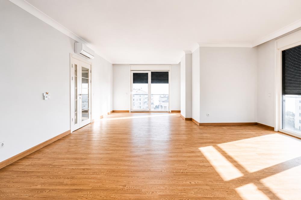 Caddebostanda BOŞ Eşsiz Deniz Manzaralı 4+1 Geniş Daire