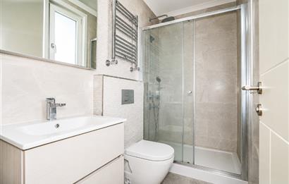 Caddebostanda BOŞ Eşsiz Deniz Manzaralı 4+1 Geniş Daire
