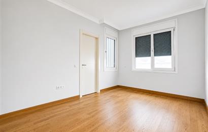 Caddebostanda BOŞ Eşsiz Deniz Manzaralı 4+1 Geniş Daire