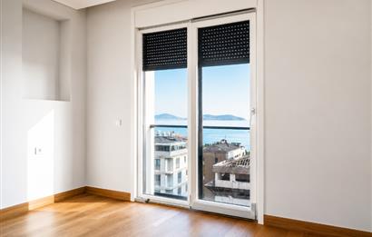 Caddebostanda BOŞ Eşsiz Deniz Manzaralı 4+1 Geniş Daire