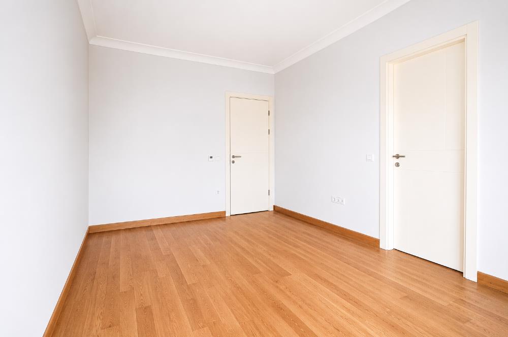 Caddebostanda BOŞ Eşsiz Deniz Manzaralı 4+1 Geniş Daire