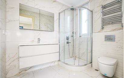 Caddebostanda BOŞ Eşsiz Deniz Manzaralı 4+1 Geniş Daire