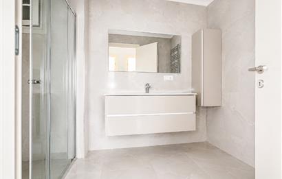Caddebostanda BOŞ Eşsiz Deniz Manzaralı 4+1 Geniş Daire