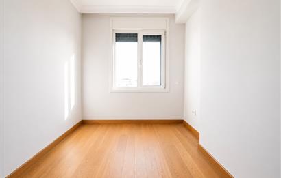Caddebostanda BOŞ Eşsiz Deniz Manzaralı 4+1 Geniş Daire