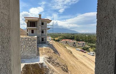 Datça Burgaz'da Satılık Eylülde Teslim Bahçeli Daire Seçenekleri