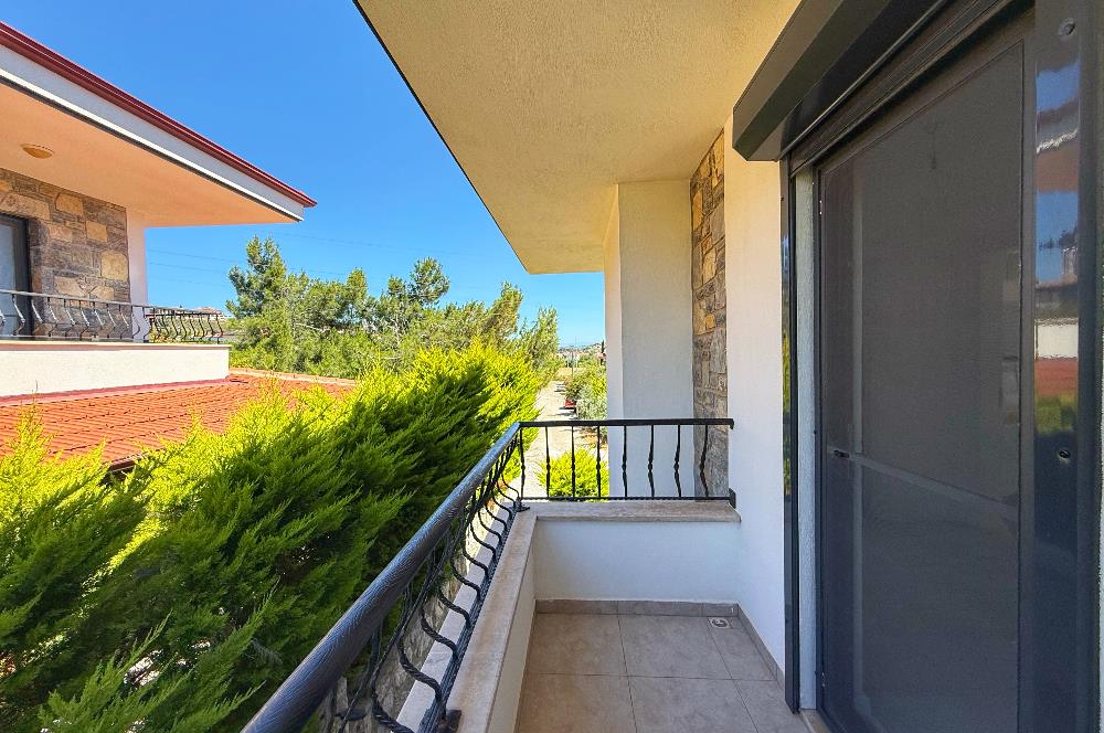 Datça Burgazda Müstakil Villa 261 m² Arsa Paylı Deniz Manzaralı