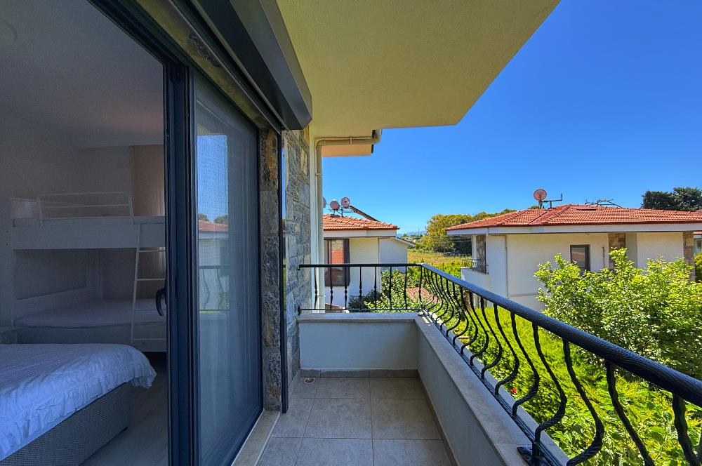 Datça Burgazda Müstakil Villa 261 m² Arsa Paylı Deniz Manzaralı