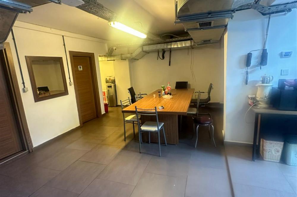 MERKEZİ KONUM, GÜÇLÜ YATIRIM: 750 m² TİCARİ GAYRİMENKUL