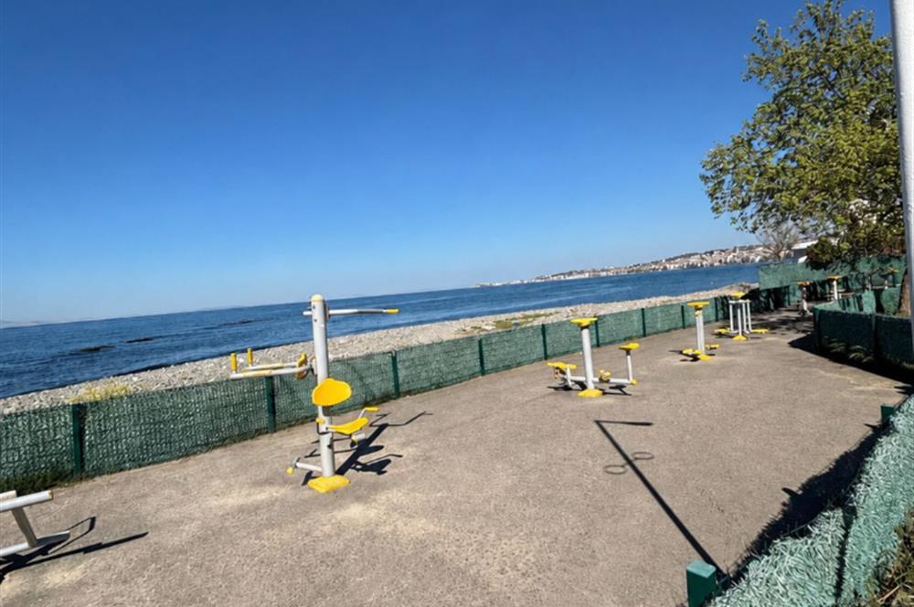 Çınarcık Karpuzdere'de Deniz Manzaralı Satılık 2+1 Daire