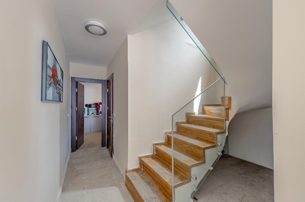 Gündoğan Küçükbük Deniz Manzaralı Özel Plajlı 5+1 Villa