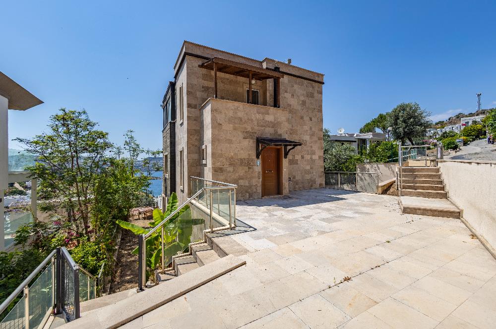 Gündoğan Küçükbük Deniz Manzaralı Özel Plajlı 5+1 Villa