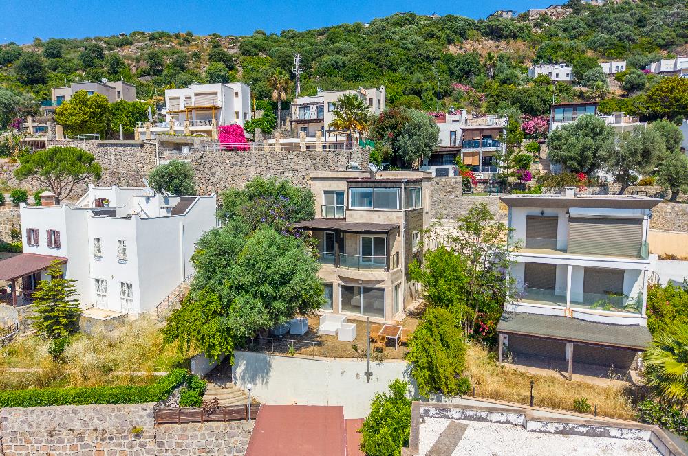 Gündoğan Küçükbük Deniz Manzaralı Özel Plajlı 5+1 Villa