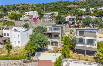 Gündoğan Küçükbük Deniz Manzaralı Özel Plajlı 5+1 Villa