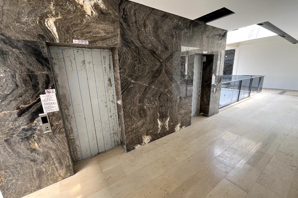 KONACIK PLAZA İÇERİSİNDE KİRALIK DÜKKAN / OFİS