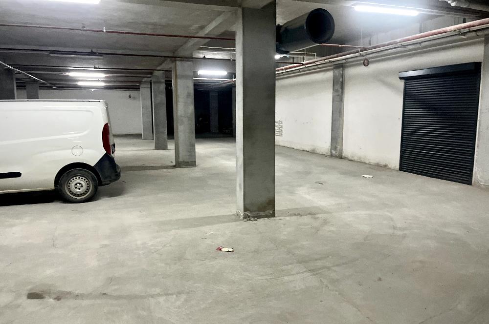 KONACIK'TA PLAZA İÇERİSİNDE 2 KATLI KİRALIK MAĞAZA / DÜKKAN