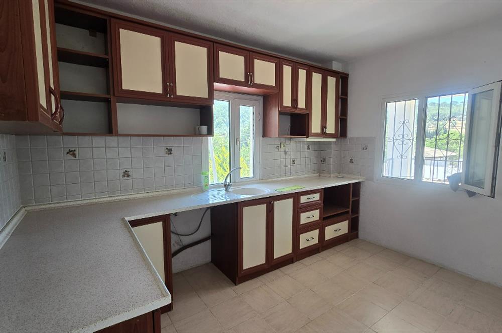 YALIÇİFTLİK'TE YILLIK KİRALIK 3+1 DAİRE