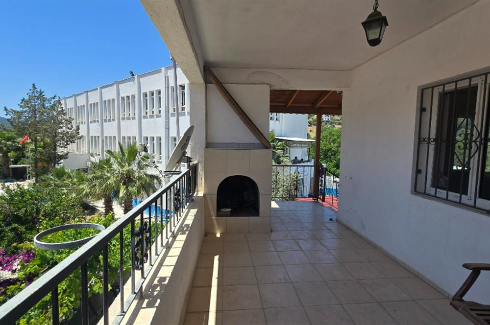 YALIÇİFTLİK'TE YILLIK KİRALIK 3+1 DAİRE