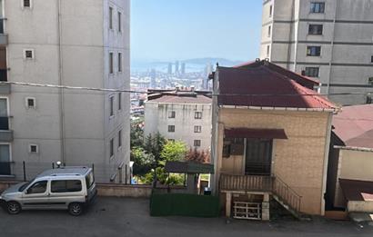 KARTAL YAKACIK ÇARŞI MAHALLESİNDE SATILIK FERAH 1+1 DAİRE