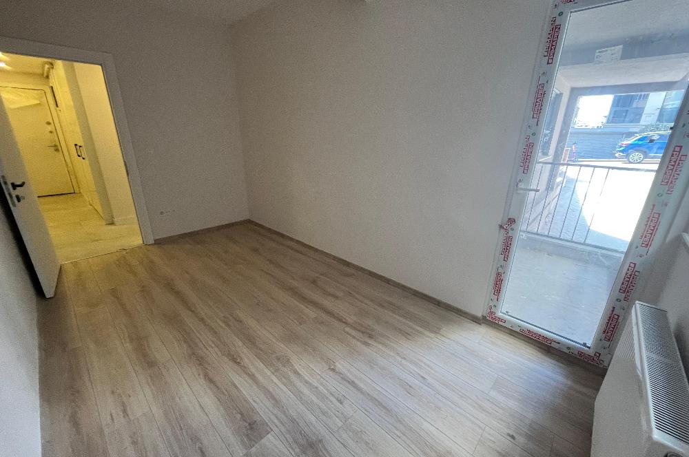 BOSTANCI ALTINTEPE'DE 0 BİNADA ÖN CEPHE LÜX 2+1