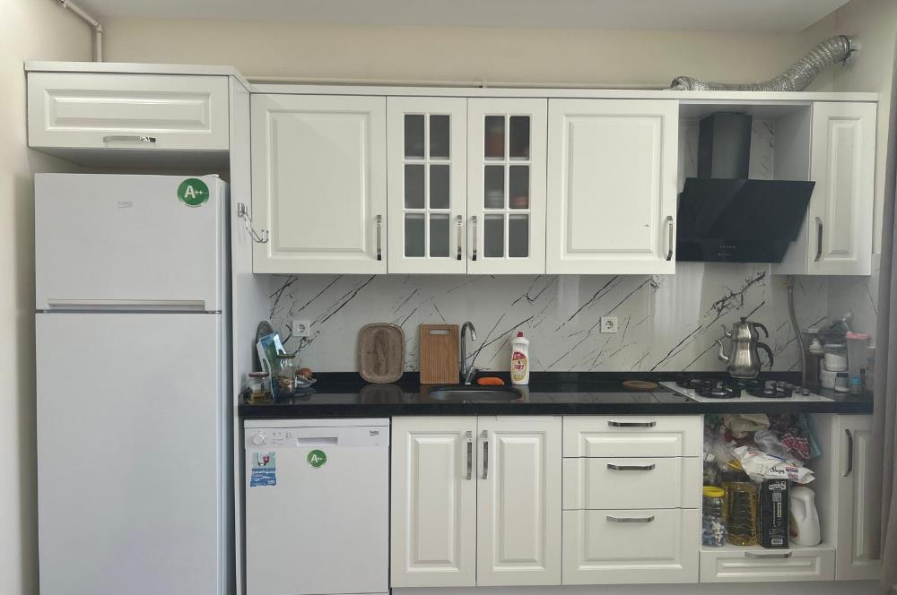KARTAL YAKACIK ÇARŞI MAHALLESİNDE SATILIK FERAH 1+1 DAİRE