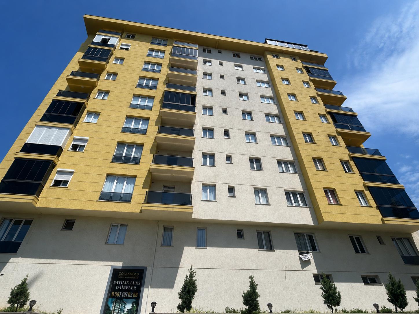KARTAL YAKACIK ÇARŞI MAHALLESİNDE SATILIK FERAH 1+1 DAİRE