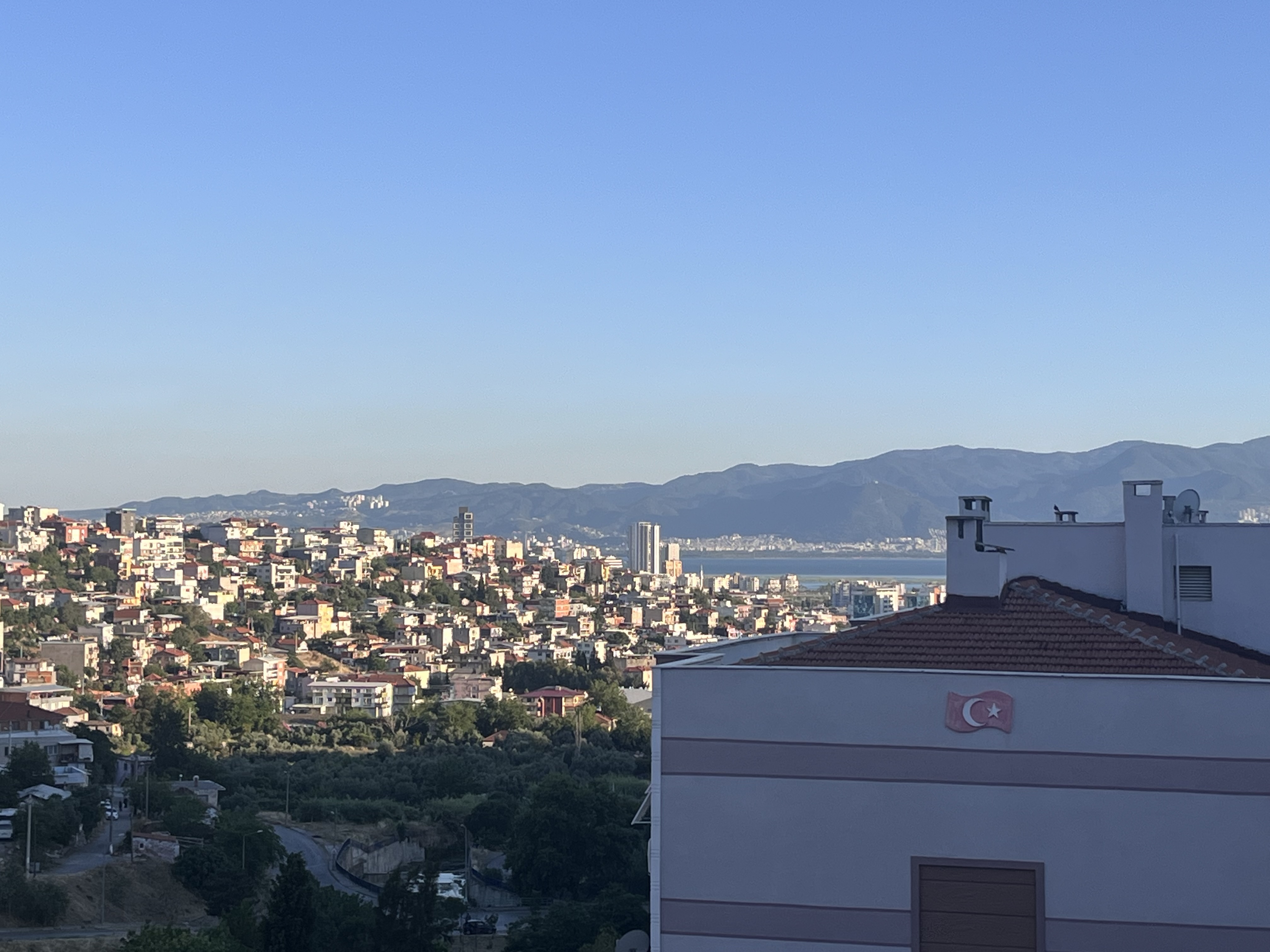 Egekent Şirinevler Sitesinde Ferah Manzaralı 3+1 Satılık Daire