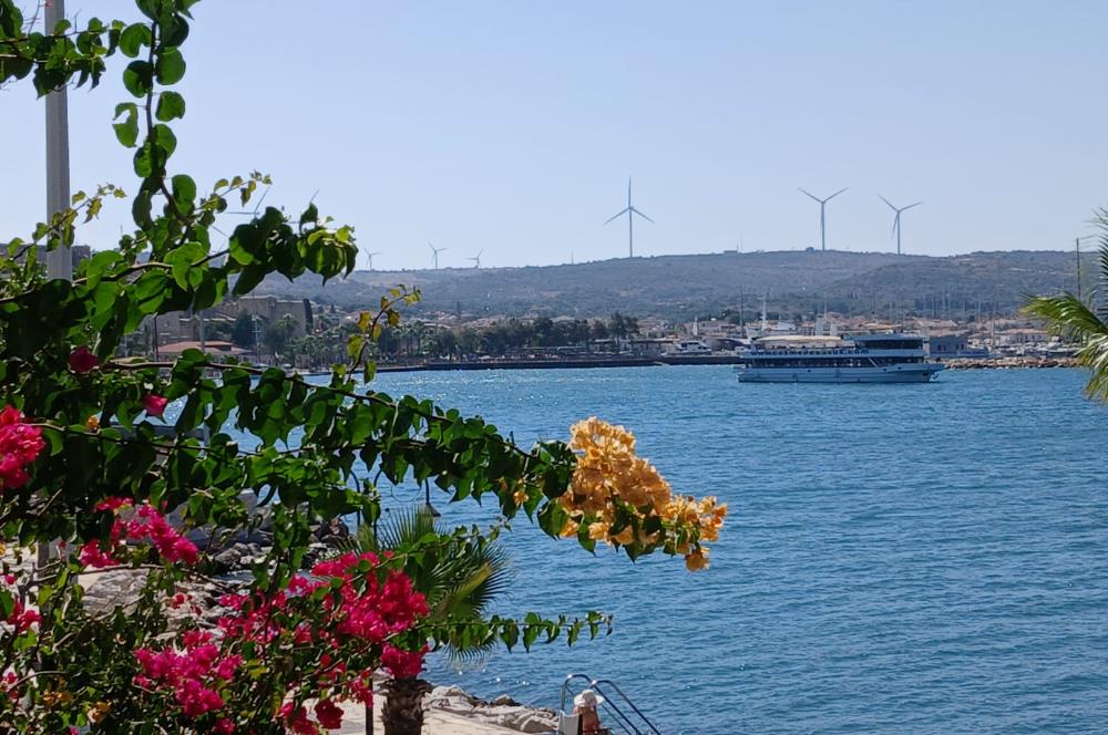 Çeşme Merkez'de Muhteşem Deniz Manzaralı 101 Günlük Kiralık