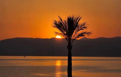 Çeşme Merkez'de Muhteşem Deniz Manzaralı 101 Günlük Kiralık