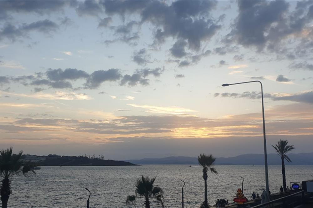 Çeşme Merkez'de Muhteşem Deniz Manzaralı 101 Günlük Kiralık