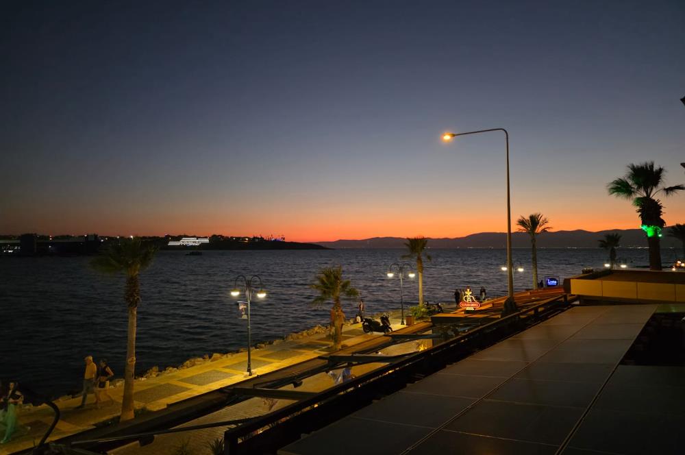 Çeşme Merkez'de Muhteşem Deniz Manzaralı 101 Günlük Kiralık