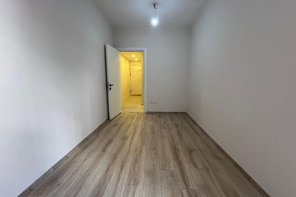 BOSTANCI ALTINTEPE'DE 0 BİNADA ÖN CEPHE LÜX 2+1