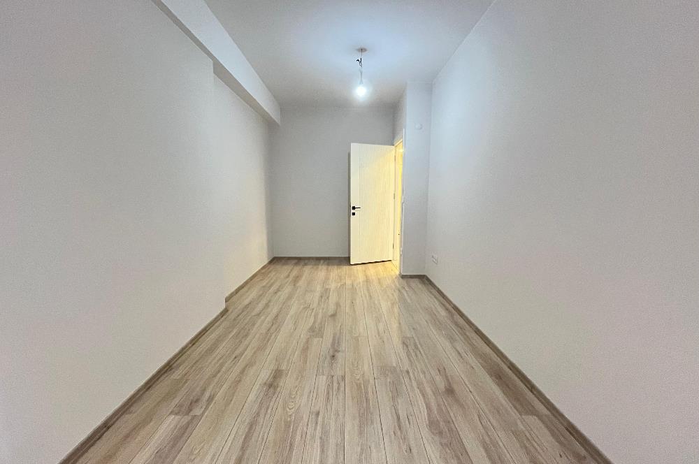 BOSTANCI ALTINTEPE'DE 0 BİNADA ÖN CEPHE LÜX 2+1