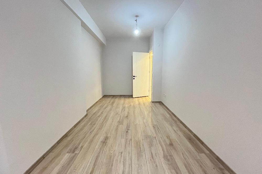 BOSTANCI ALTINTEPE'DE 0 BİNADA ÖN CEPHE LÜX 2+1