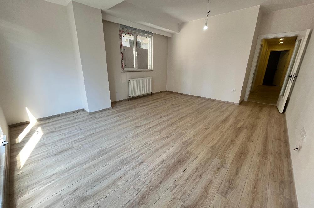 BOSTANCI ALTINTEPE'DE 0 BİNADA ÖN CEPHE LÜX 2+1