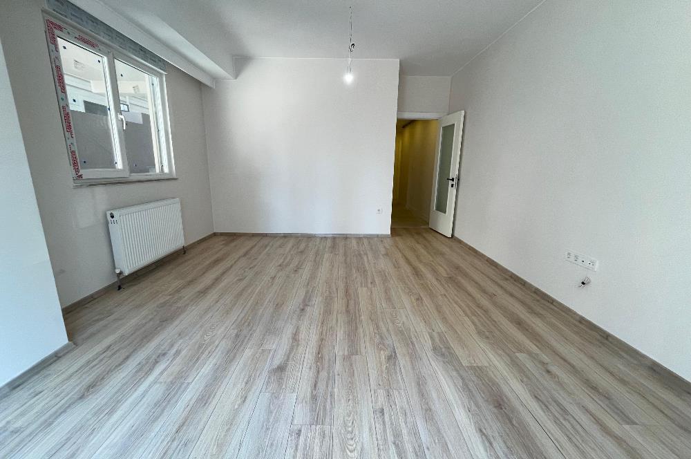 BOSTANCI ALTINTEPE'DE 0 BİNADA ÖN CEPHE LÜX 2+1