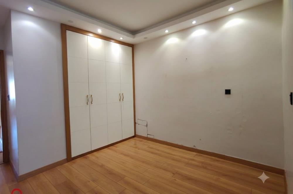 ÜSKÜDAR KISIKLI ÇAMLICADA 4+1  TERASLI ÇATI DUBLEKS