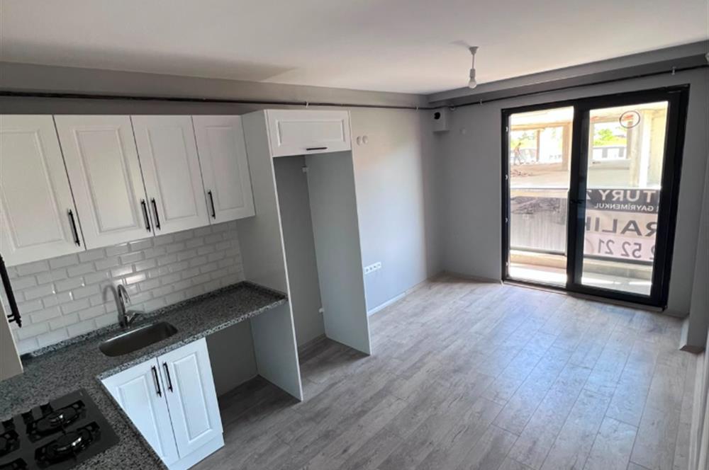 CENTURY 21 ' DEN DENİZE YÜRÜME MESAFESİNDE 1+1 KİRALIK DAİRE !