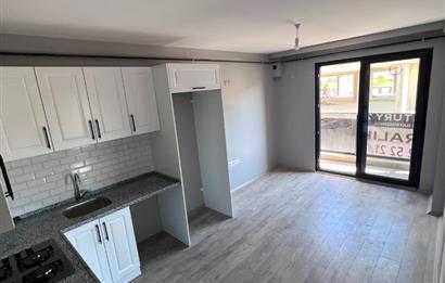 CENTURY 21 ' DEN DENİZE YÜRÜME MESAFESİNDE 1+1 KİRALIK DAİRE !