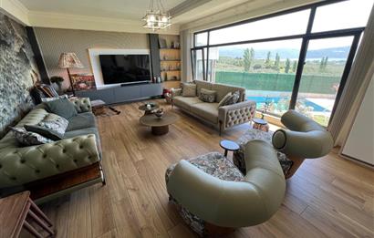 ERDEK'TE DENİZ MANZARALI KIŞ BAHÇELİ HAVUZLU 710 M2 MODERN VİLLA