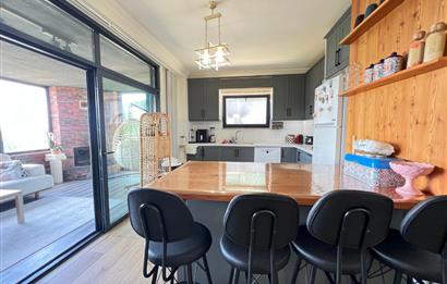 ERDEK'TE DENİZ MANZARALI KIŞ BAHÇELİ HAVUZLU 710 M2 MODERN VİLLA