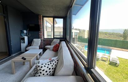 ERDEK'TE DENİZ MANZARALI KIŞ BAHÇELİ HAVUZLU 710 M2 MODERN VİLLA