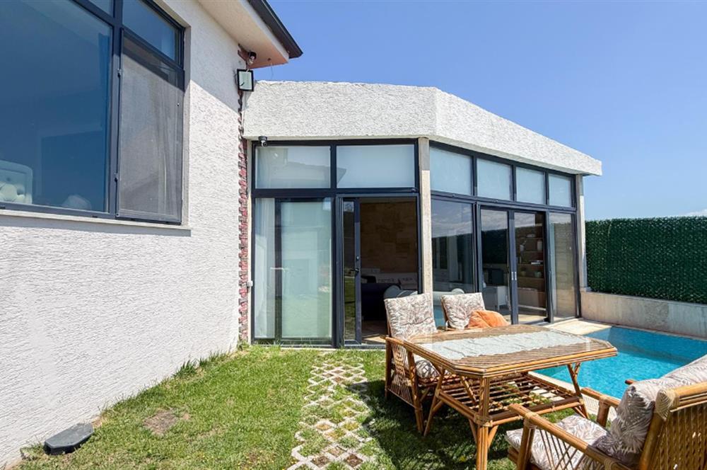 ERDEK'TE DENİZ MANZARALI KIŞ BAHÇELİ HAVUZLU 710 M2 MODERN VİLLA