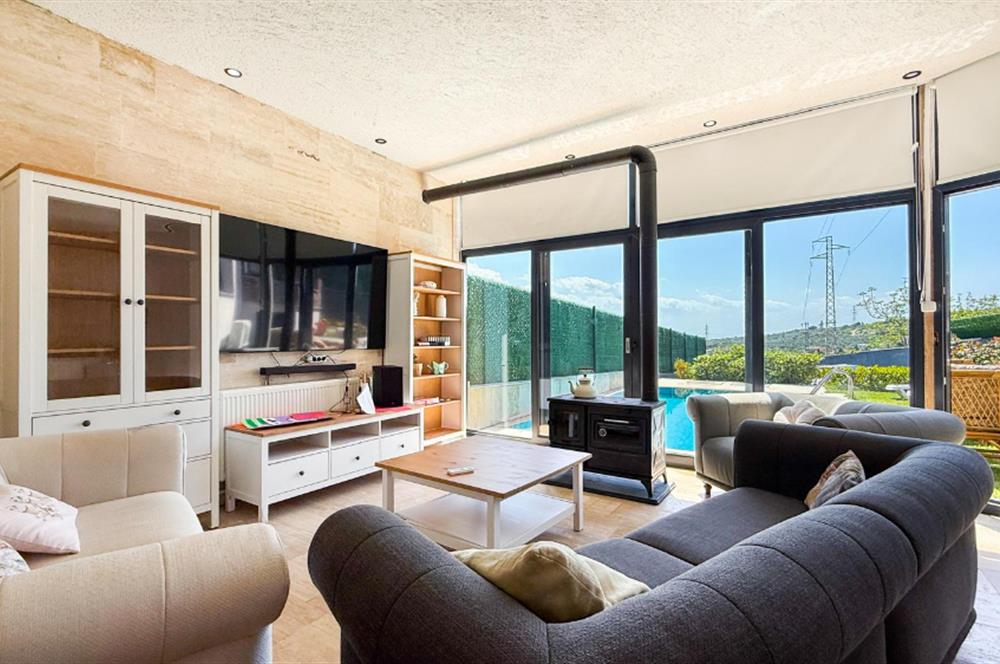 ERDEK'TE DENİZ MANZARALI KIŞ BAHÇELİ HAVUZLU 710 M2 MODERN VİLLA