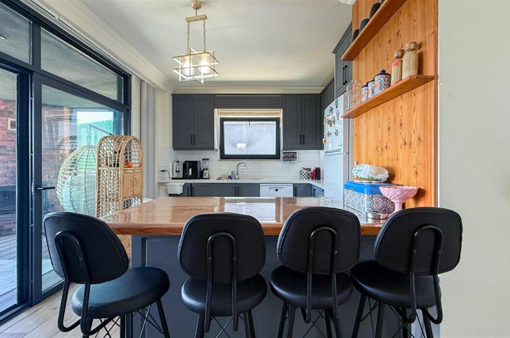 ERDEK'TE DENİZ MANZARALI KIŞ BAHÇELİ HAVUZLU 710 M2 MODERN VİLLA