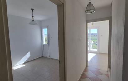 Çeşme Çiftlikköy'de Her Kattan Deniz Manzaralı Satılık Villa