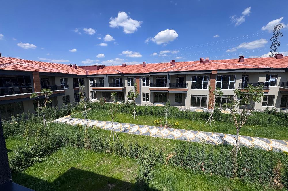 Eymir Mahallesi Paradise Sitesi'nde Ferah 1+1 Kiralık Daire