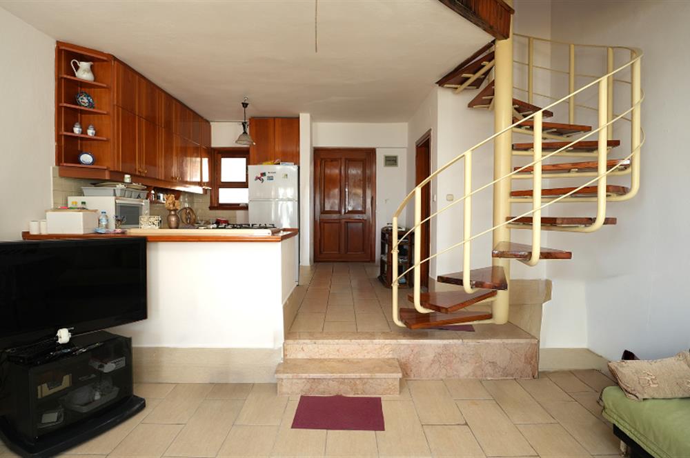 C21 Cius; Armutlu-Fıstıklı Site İçerisinde Denize Sıfır Villa