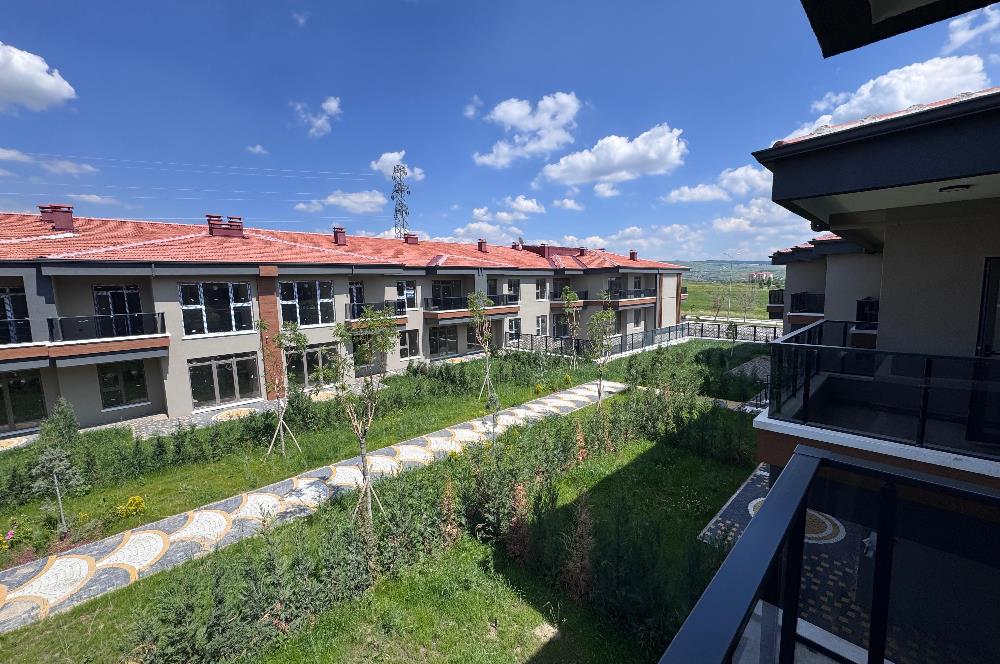 Eymir Mahallesi Paradise Sitesi'nde Ferah 1+1 Kiralık Daire
